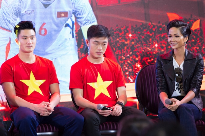 HHen Niê tim đập, chân run khi gặp Quang Hải, Xuân Trường U23